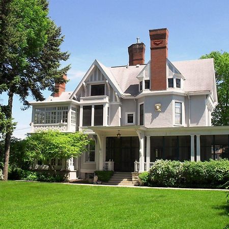 Alexander Mansion Bed & Breakfast Winona Bagian luar foto