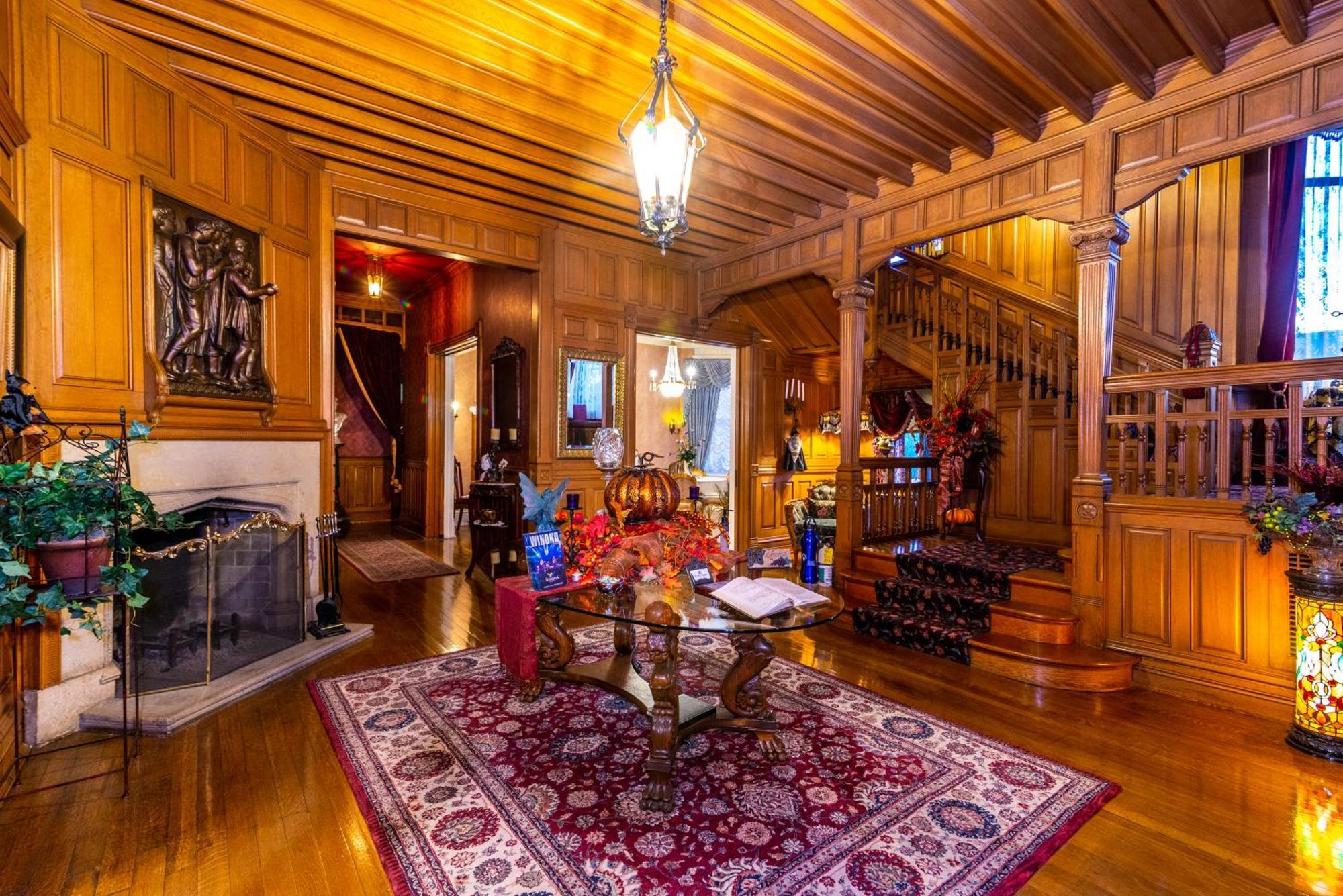 Alexander Mansion Bed & Breakfast Winona Bagian luar foto