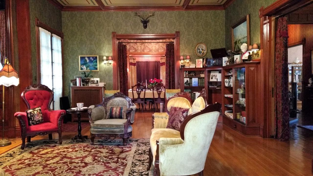Alexander Mansion Bed & Breakfast Winona Bagian luar foto