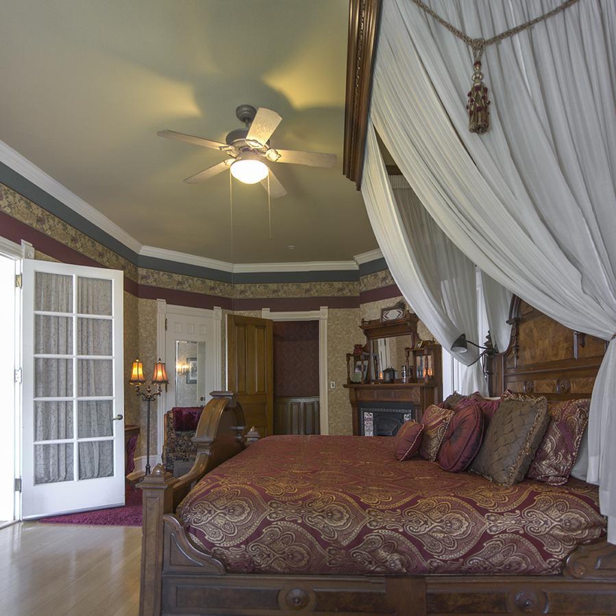 Alexander Mansion Bed & Breakfast Winona Bagian luar foto