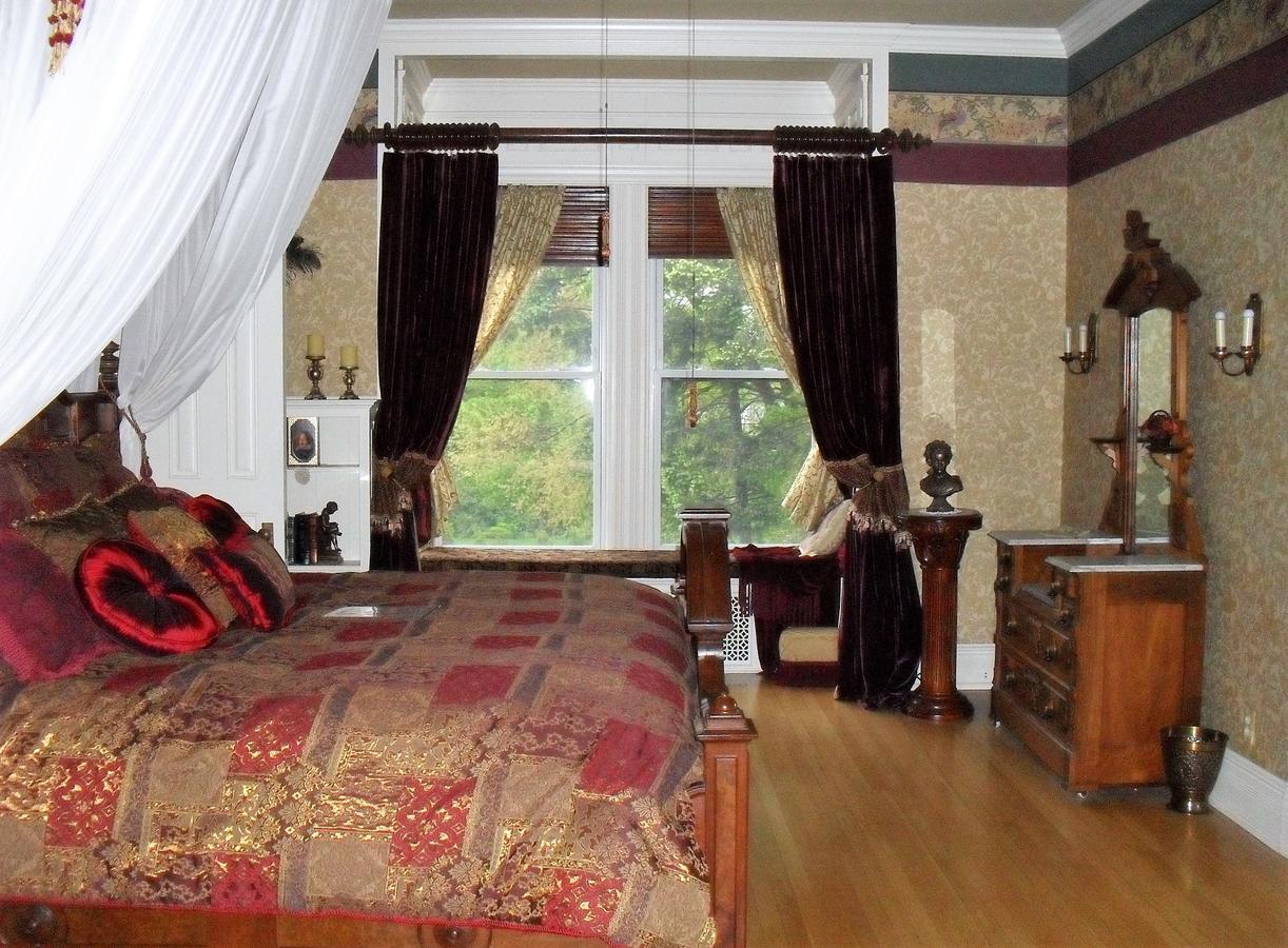 Alexander Mansion Bed & Breakfast Winona Bagian luar foto