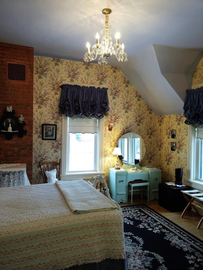 Alexander Mansion Bed & Breakfast Winona Bagian luar foto