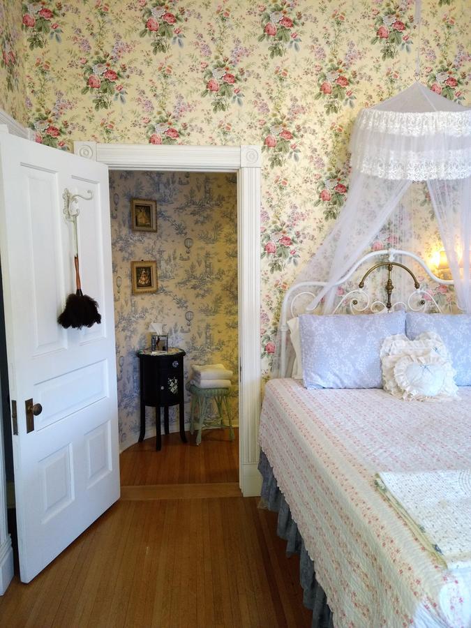 Alexander Mansion Bed & Breakfast Winona Bagian luar foto