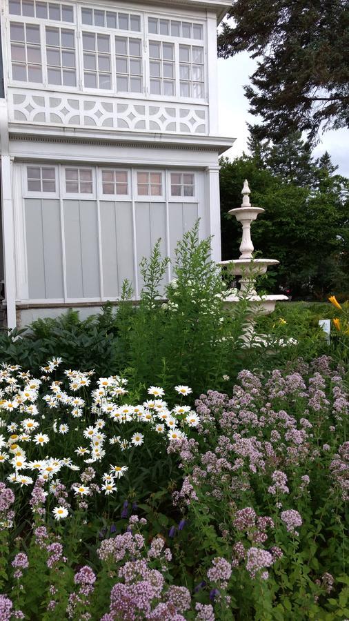 Alexander Mansion Bed & Breakfast Winona Bagian luar foto