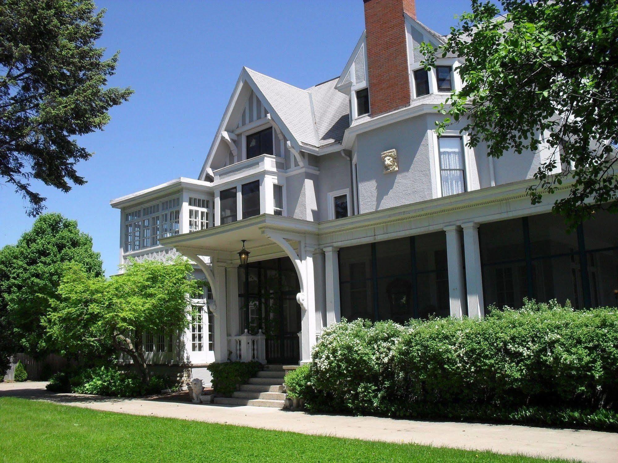Alexander Mansion Bed & Breakfast Winona Bagian luar foto