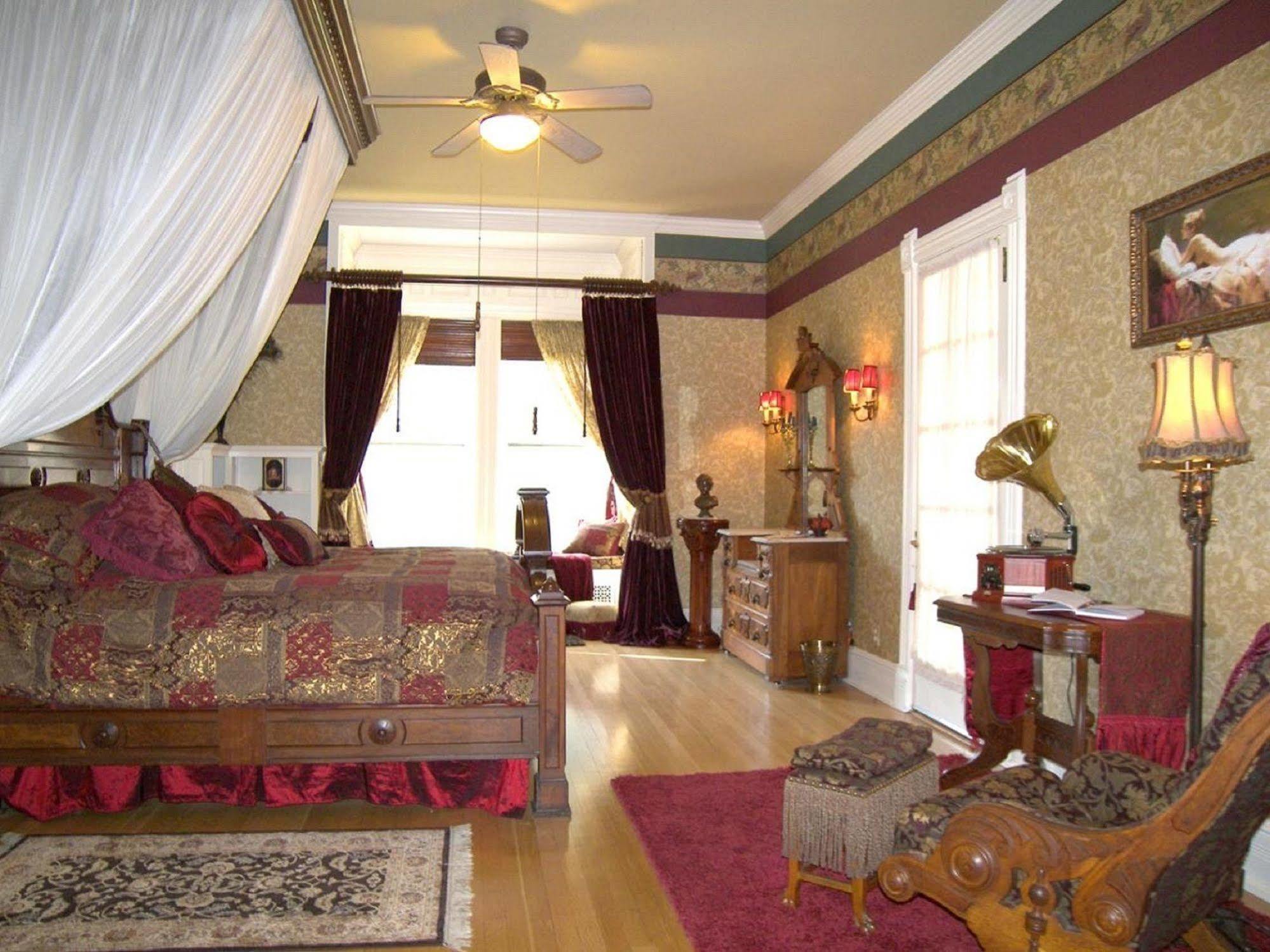 Alexander Mansion Bed & Breakfast Winona Bagian luar foto