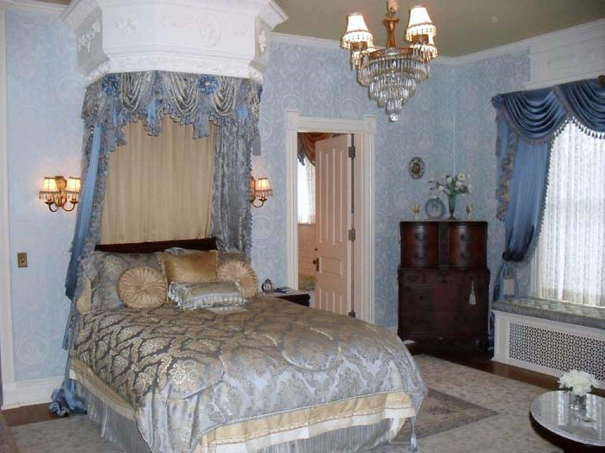 Alexander Mansion Bed & Breakfast Winona Bagian luar foto