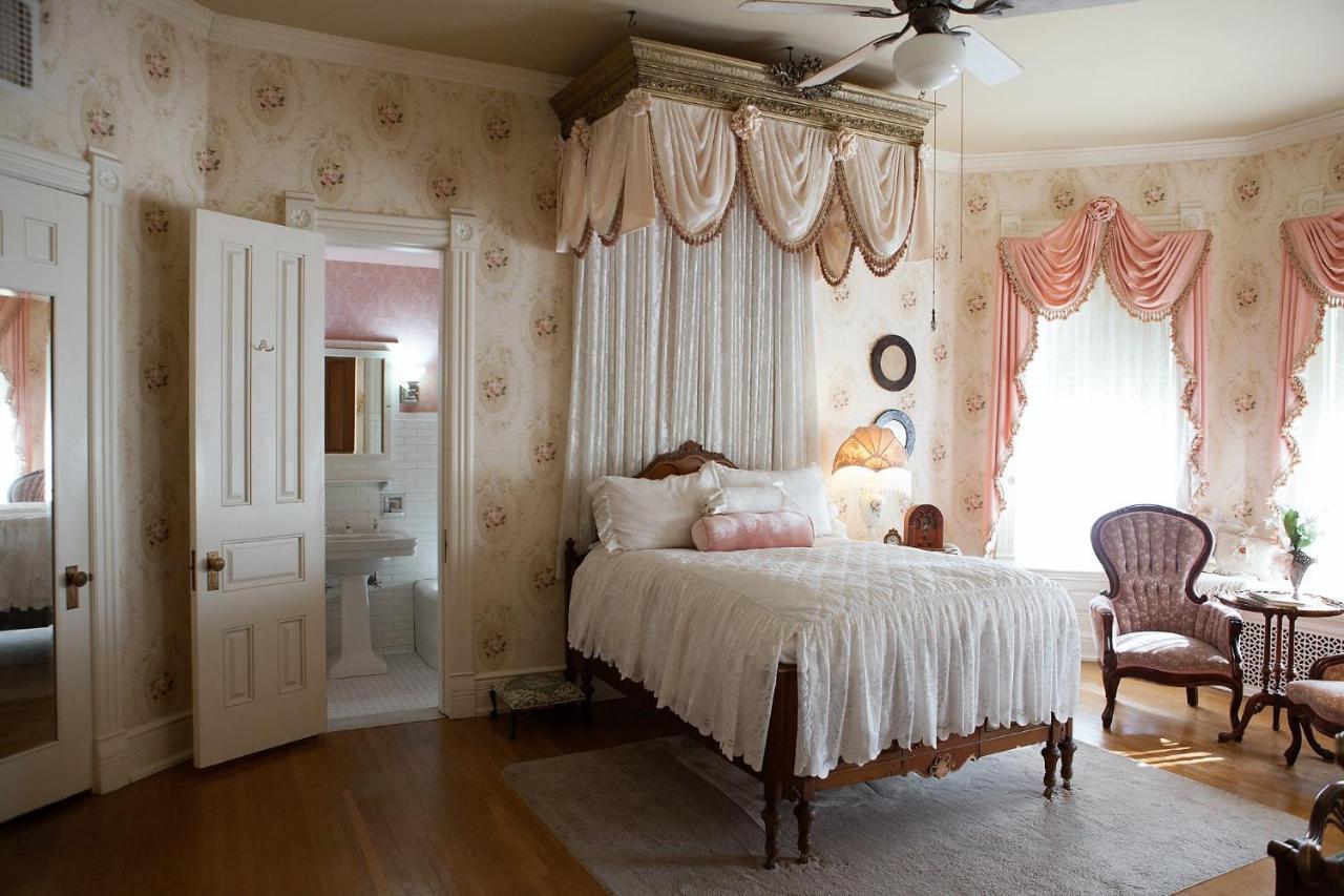 Alexander Mansion Bed & Breakfast Winona Bagian luar foto
