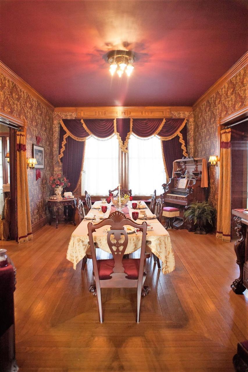 Alexander Mansion Bed & Breakfast Winona Bagian luar foto