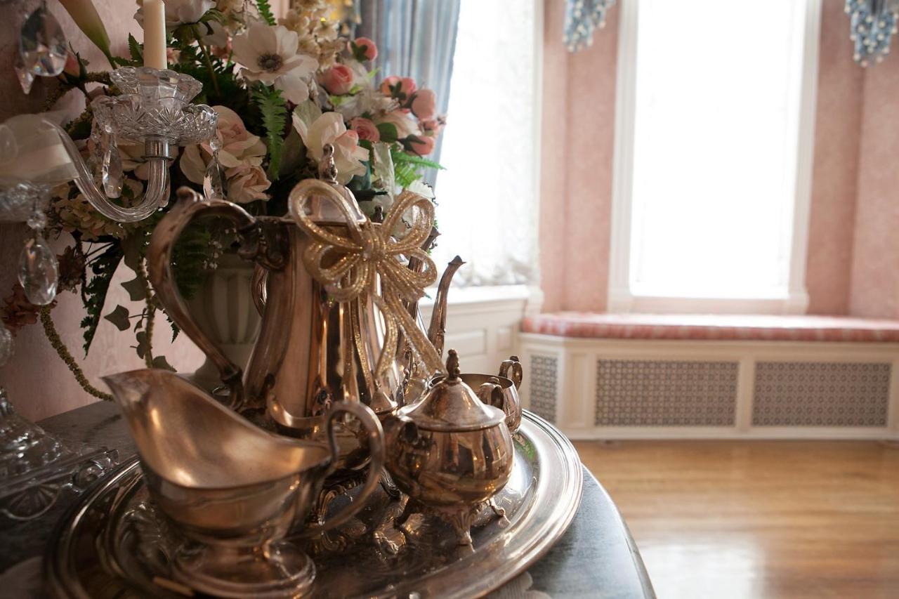 Alexander Mansion Bed & Breakfast Winona Bagian luar foto